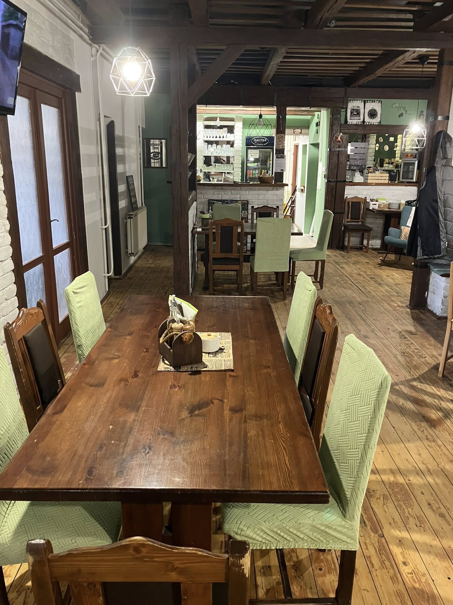 Nově zrekonstruovaná pizzerie s posezením přímo u penzionu